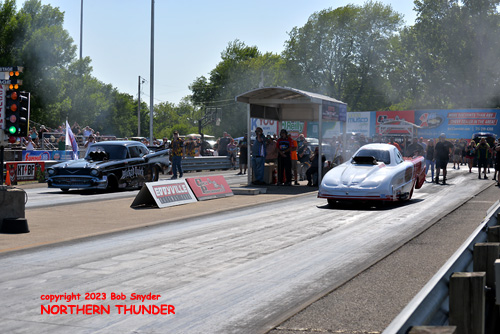 Jeff Cameron - 'Jake's Speed Shop' (near lane) vs 
Jim Chase - 'Wicked Quick' (far lane)